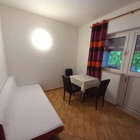 Apartment Brasina *
