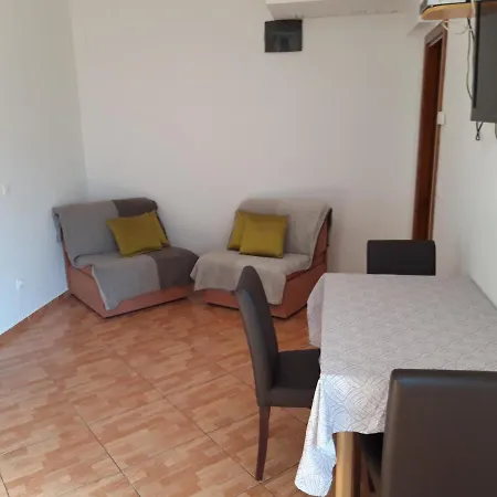 Apartment Brasina *