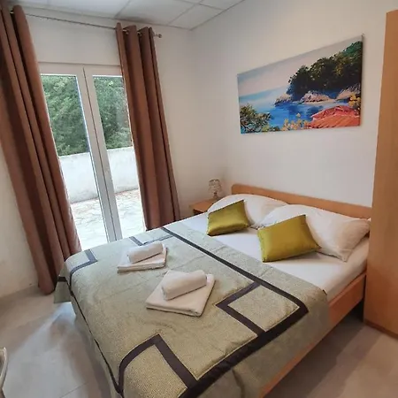 Apartment Brasina *