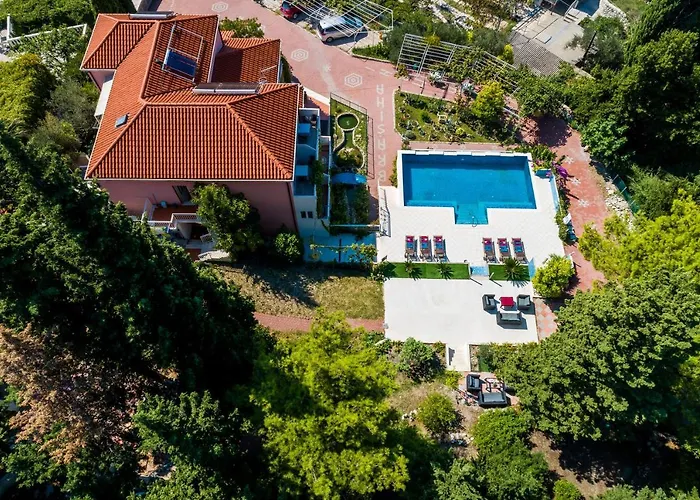 Brasina アパート ムリニ