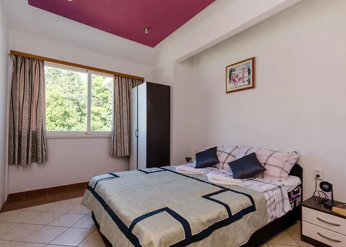 アパート Brasina ムリニ