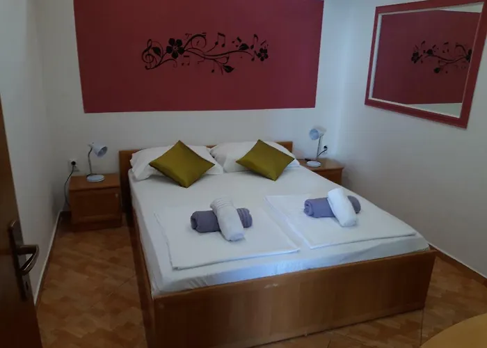 Brasina アパート *