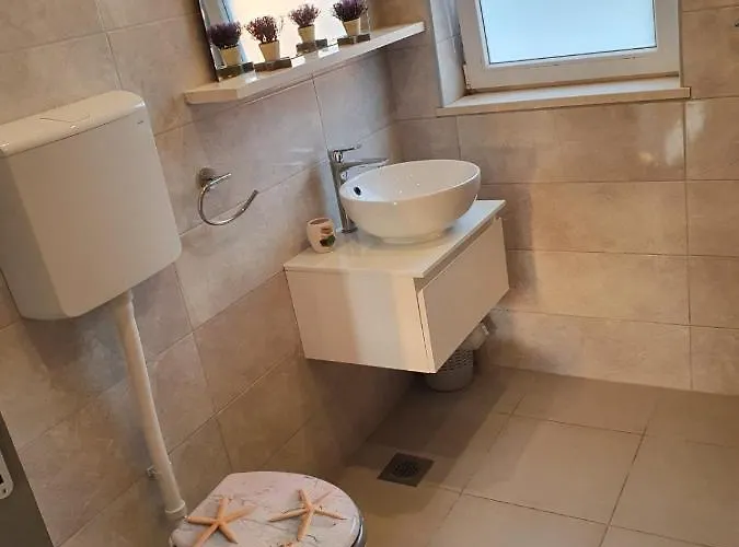 アパート Brasina ムリニ